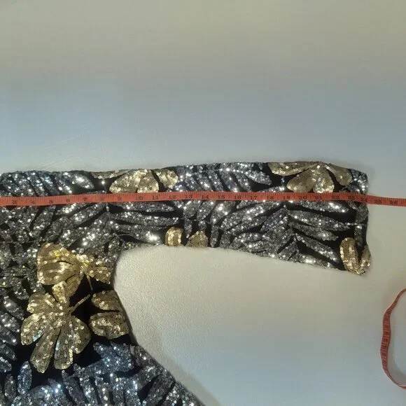 Belle Badgley Mischka Size 6 Gold and Silver Sequined Dress
